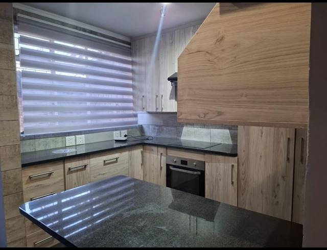 2 BEDROOM PROPERTY TO RENT IN LYTTELTON